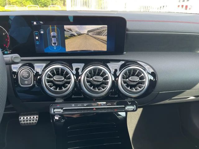 Mercedes-Benz CLA 180 AMG Line Coupé