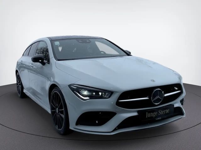 Mercedes-Benz CLA 200 AMG Line Shooting Brake