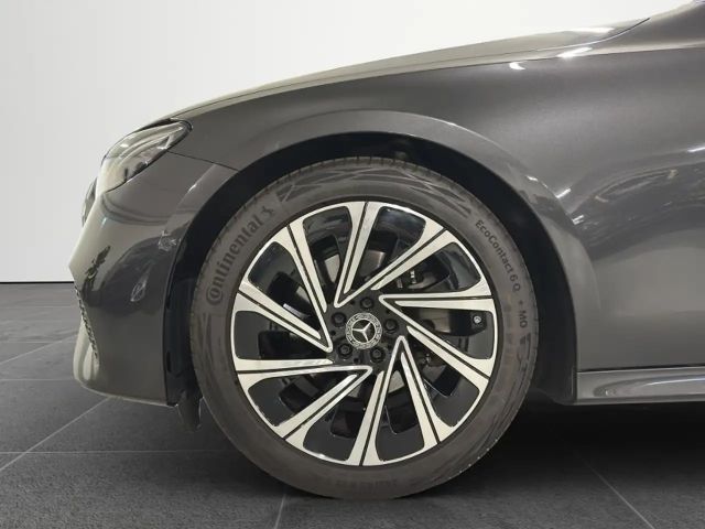Mercedes-Benz E 200 AVANTGARDE Sedan