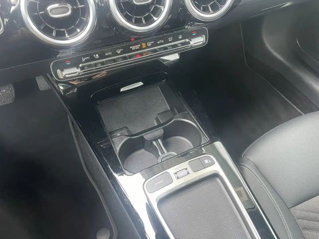 Mercedes-Benz A 180 Progressive