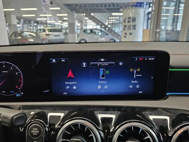 Mercedes-Benz CLA 180 AMG Line