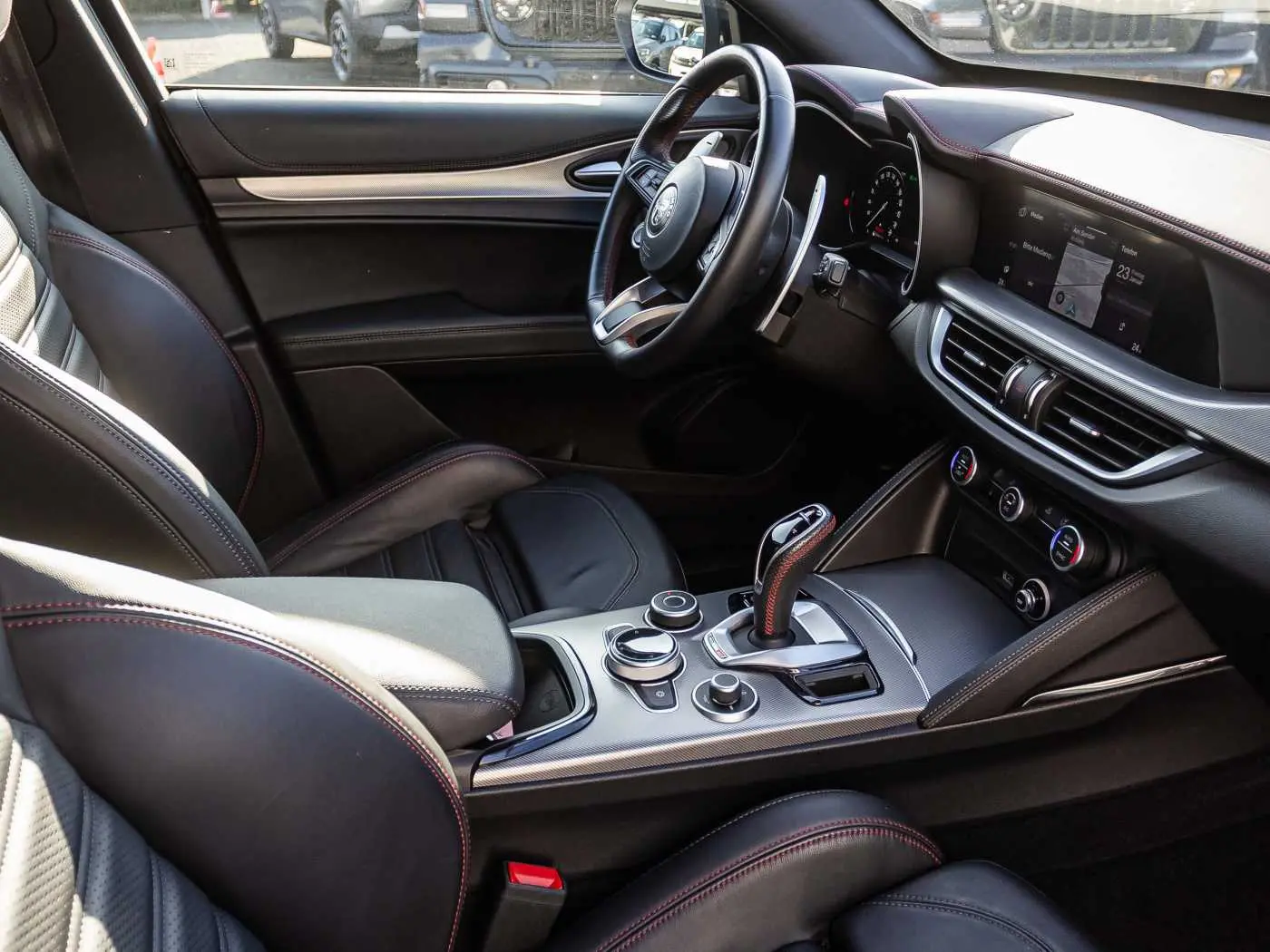 Alfa Romeo Stelvio AT8 Q4 Turbo