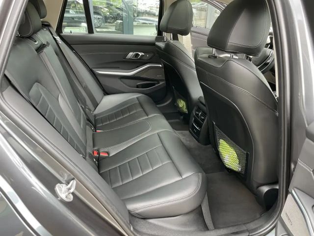 BMW 330 330e Advantage pakket xDrive