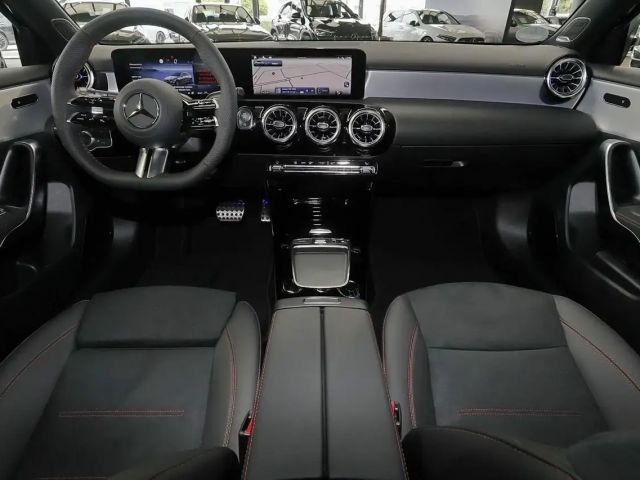 Mercedes-Benz A 200 AMG Line