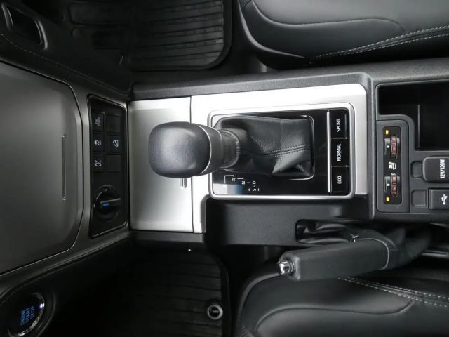 Toyota Land Cruiser 2.8 "Executive" #4WD #AHK #LEDER #JBL #SHZ