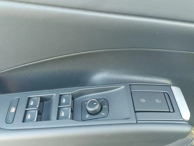 Volkswagen T-Roc 1.5 eTSI DSG R-Line