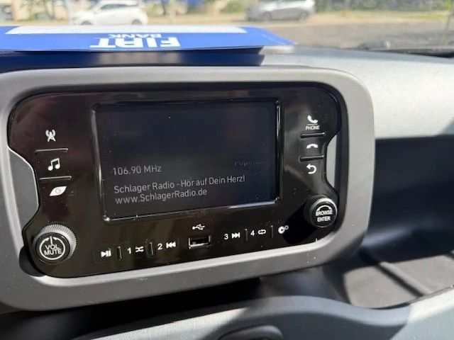 Fiat Panda Hybrid 1,0 70 PS mit Tempomat