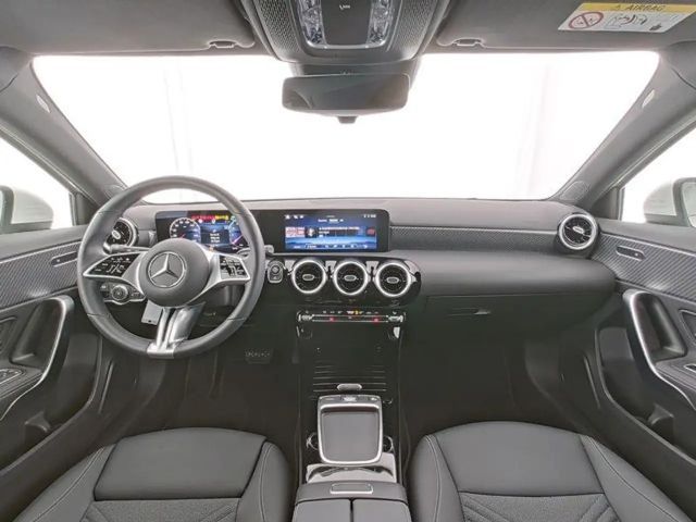 Mercedes-Benz A 180 , AHK, 7G-DCT, Progr. Advanced, Winter-Pak., Ka...