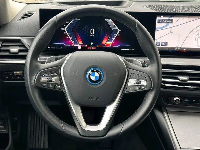 BMW 330 330e xDrive