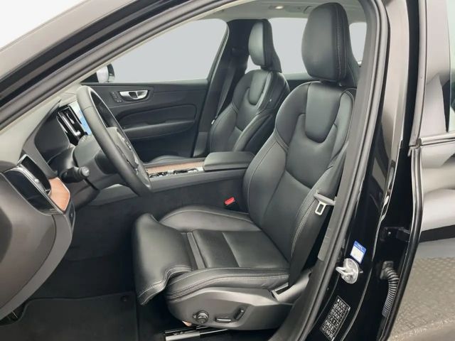 Volvo XC60 Dark Plus