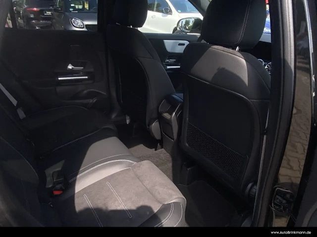 Mercedes-Benz GLA 180 AMG Line