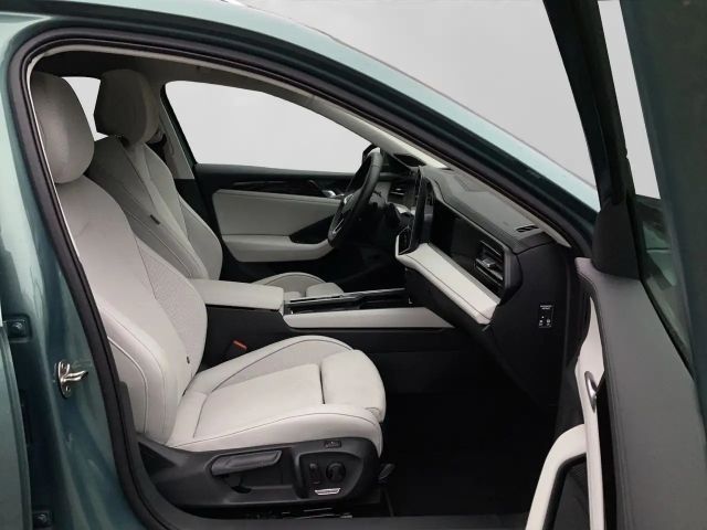 Volkswagen Passat 1.5 eTSI Business Variant