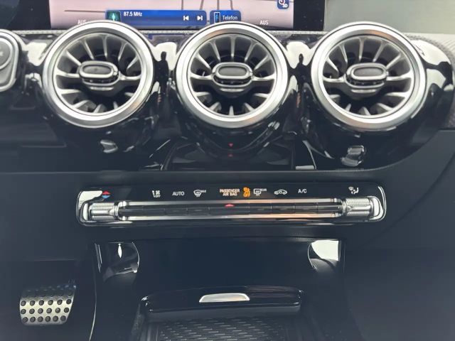 Mercedes-Benz A 200 AMG Line