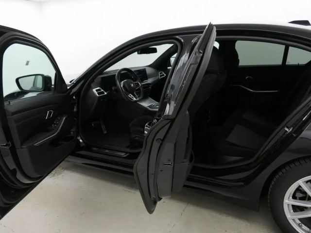 BMW 320 320d M-Sport Sedan