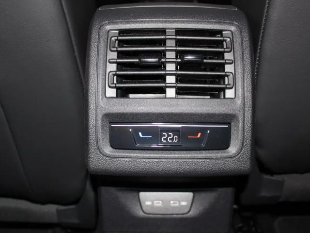 Volkswagen Golf R-Line Variant