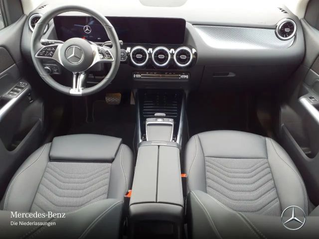 Mercedes-Benz B 200 Progressive Sedan