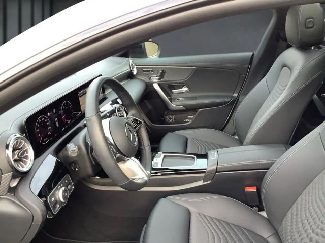 Mercedes-Benz CLA 180 Coupé Shooting Brake