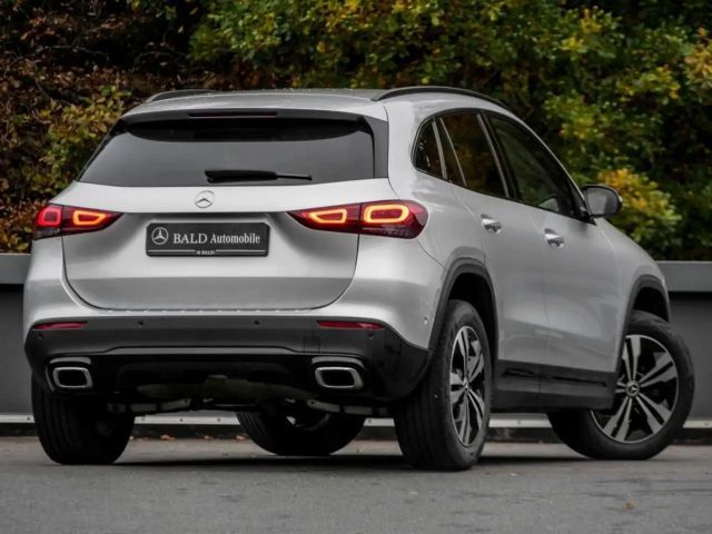 Mercedes-Benz GLA 200 Progressive