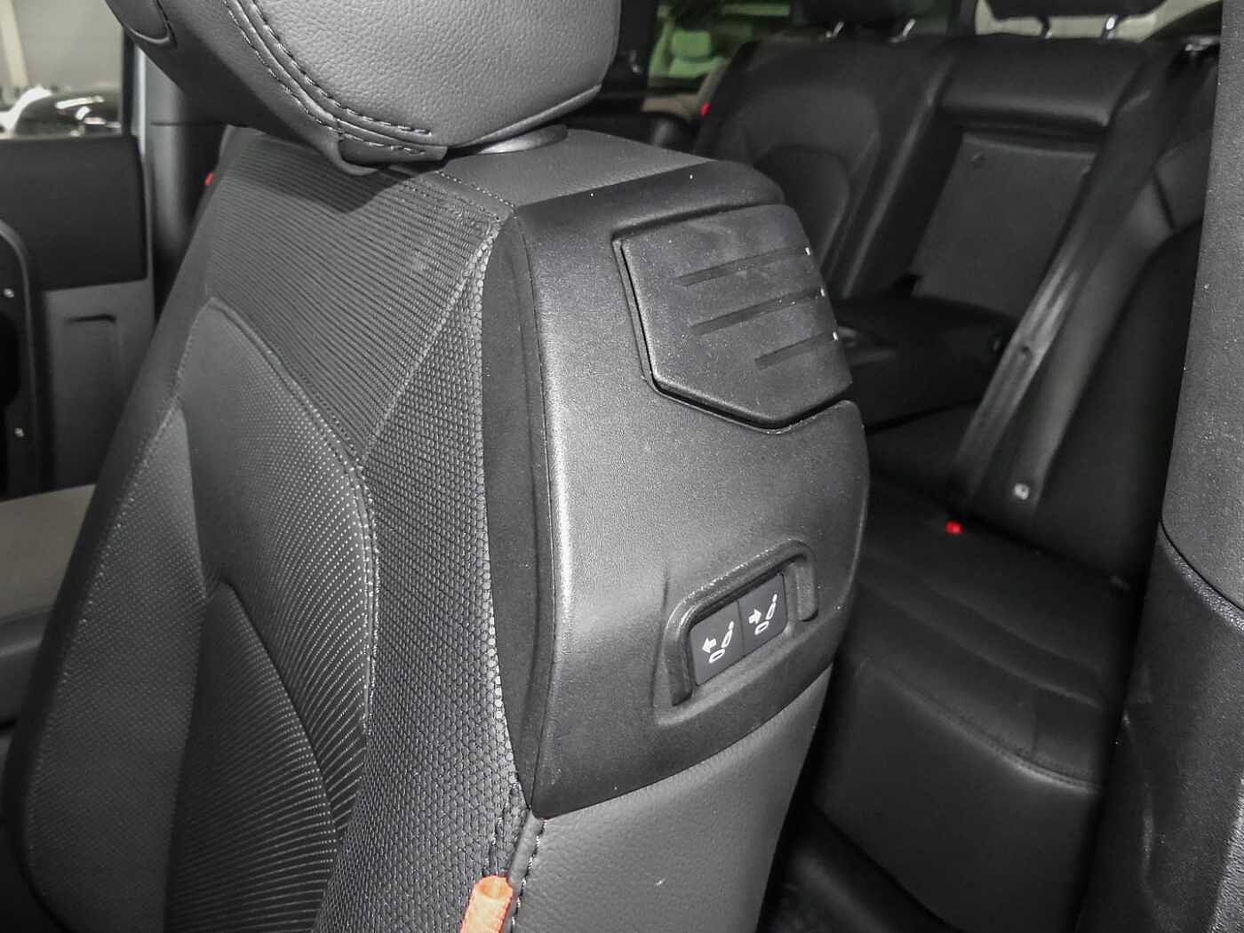 Land Rover Defender 90 Dynamic SE