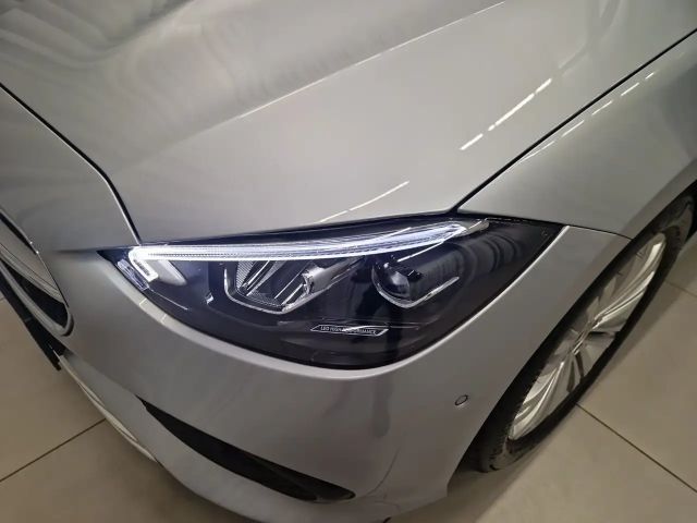 Mercedes-Benz C 200 C 200 d Sedan