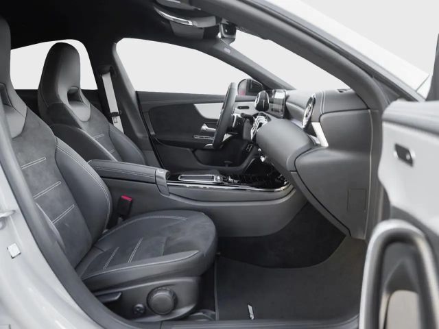 Mercedes-Benz CLA 220 AMG Line CLA 220 d Coupé