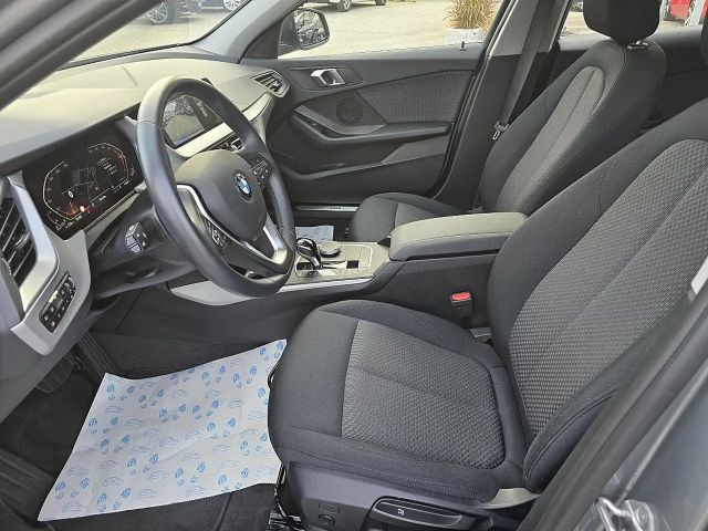 BMW 120 120d Sedan xDrive