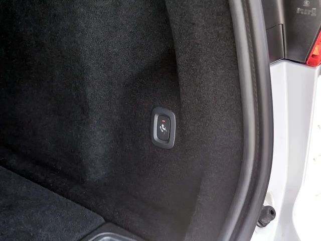 Volvo XC60 AWD Dark Plus