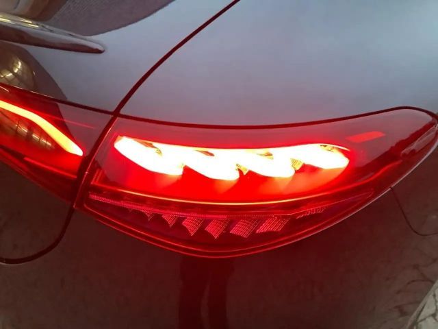 Mercedes-Benz EQE 300 AMG Line Sedan