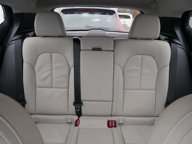 Volvo XC40 Bright Plus Recharge T5