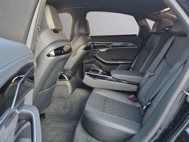 Audi A8 60 TFSI S-Line