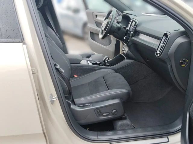 Volvo XC40 Dark Plus