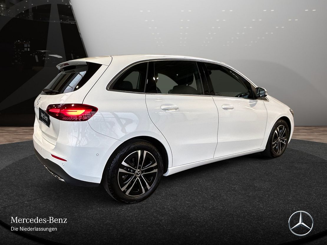 Mercedes-Benz B 200 Sedan