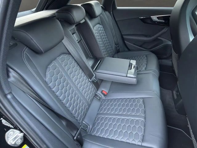 Audi RS4 Avant Quattro