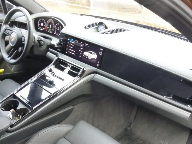 Porsche Panamera 4 E-Hybrid Turbo