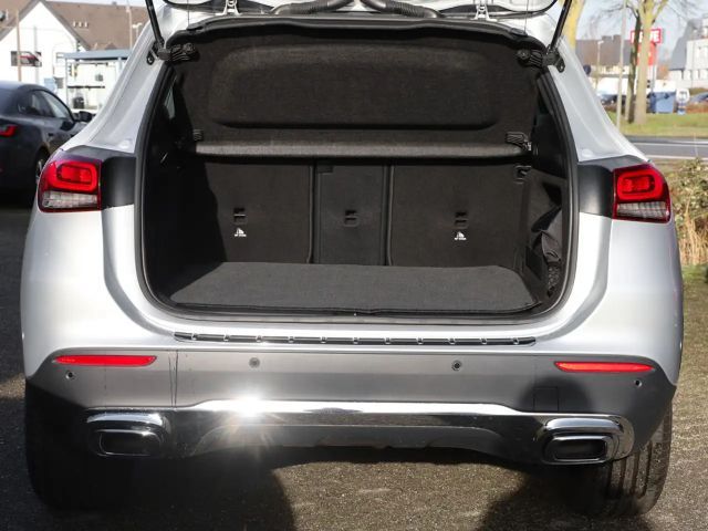 Mercedes-Benz GLA 200 DCT