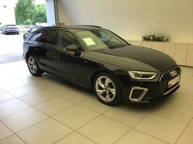 Audi A4 30 TDI S-Line