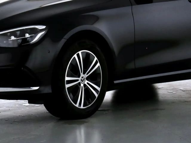 Mercedes-Benz E 220 AVANTGARDE E 220 d Estate