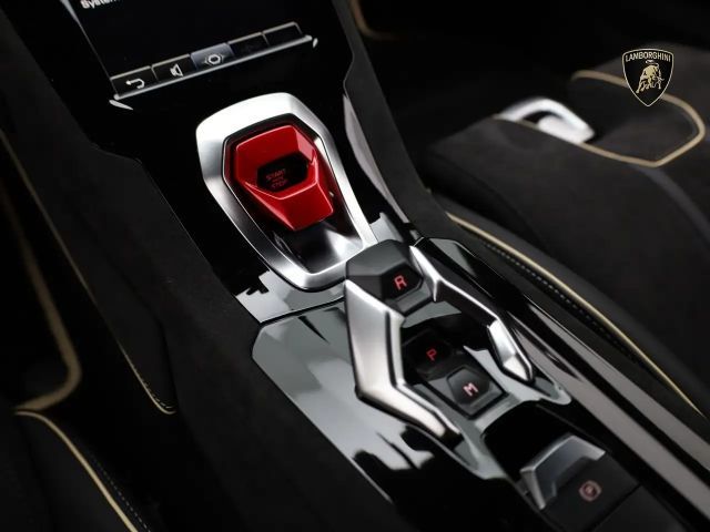 Lamborghini Huracan n Sterrato MY24 I NERO NEMESIS MATT I AD PERSONAM I