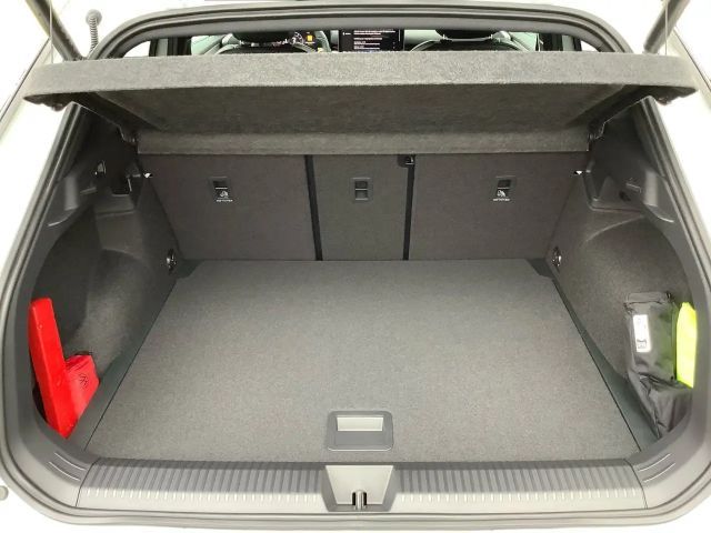 Volkswagen T-Roc 1.5 eTSI DSG R-Line