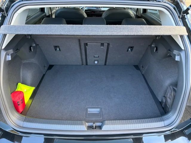 Volkswagen Golf 1.5 TSI Golf VIII IQ.Drive Style