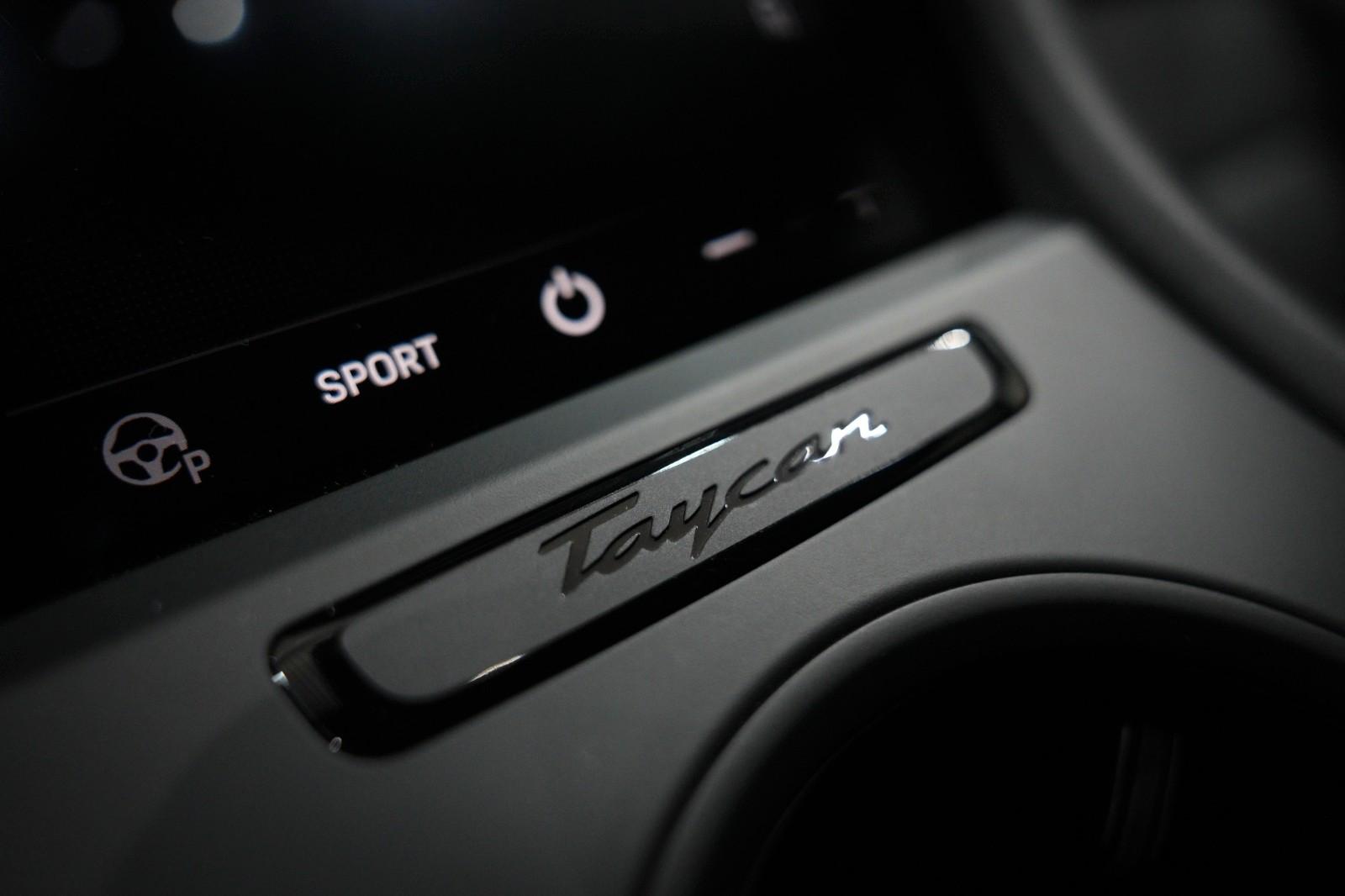 Porsche Taycan *SOUND-PACKAGE+*DAB+*360°*LED*LM"20"*