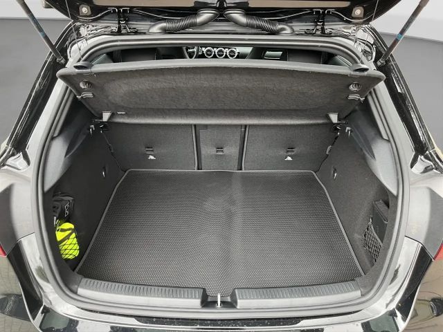 Mercedes-Benz A 200 AMG Line Hatchback