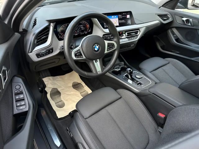 BMW 120 120i Sedan