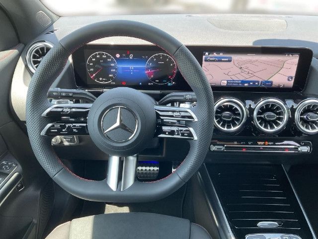 Mercedes-Benz GLA 200 AMG Line