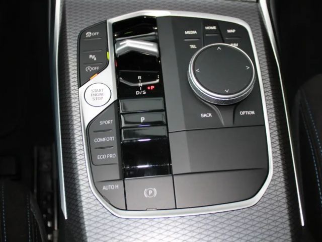 BMW 318 318i M-Sport Sedan