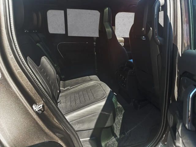 Land Rover Defender 110