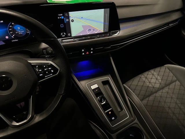 Volkswagen Golf 1.5 eTSI DSG IQ.Drive R-Line