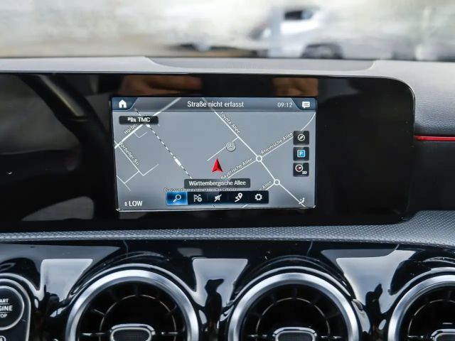 Mercedes-Benz A 180 AMG Line