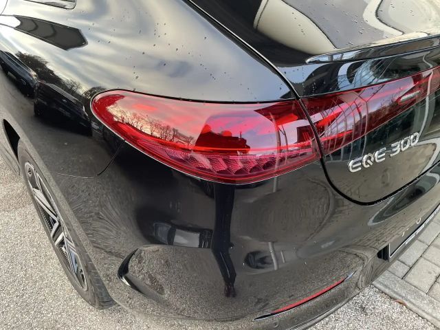 Mercedes-Benz EQE 300 AMG Line Sedan