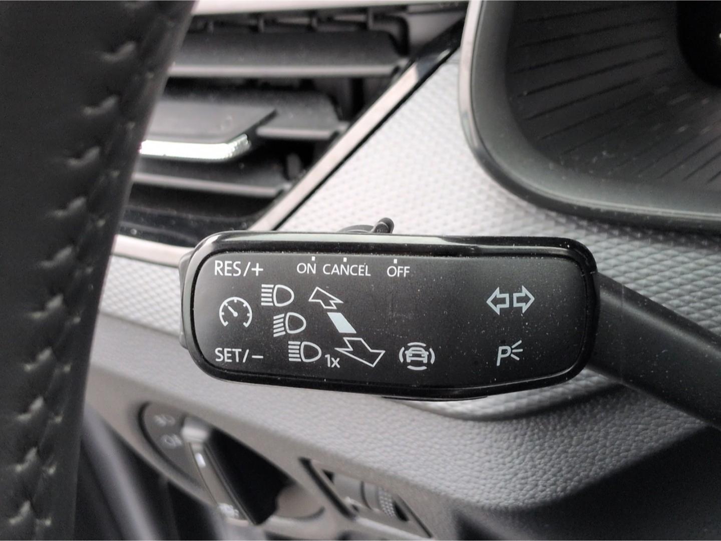 Skoda Scala Essence TSI*DSG LED SHZ Tempo digCockp PDC